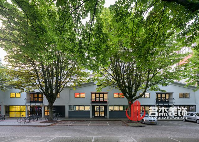 辦公室裝修設(shè)計(jì).jpg 辦公室裝修設(shè)計(jì).jpg