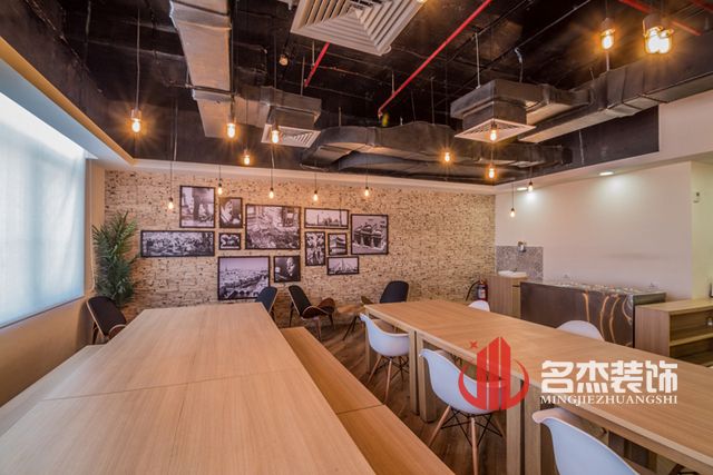 汽車公司辦公室裝修.jpg 汽車公司辦公室裝修.jpg