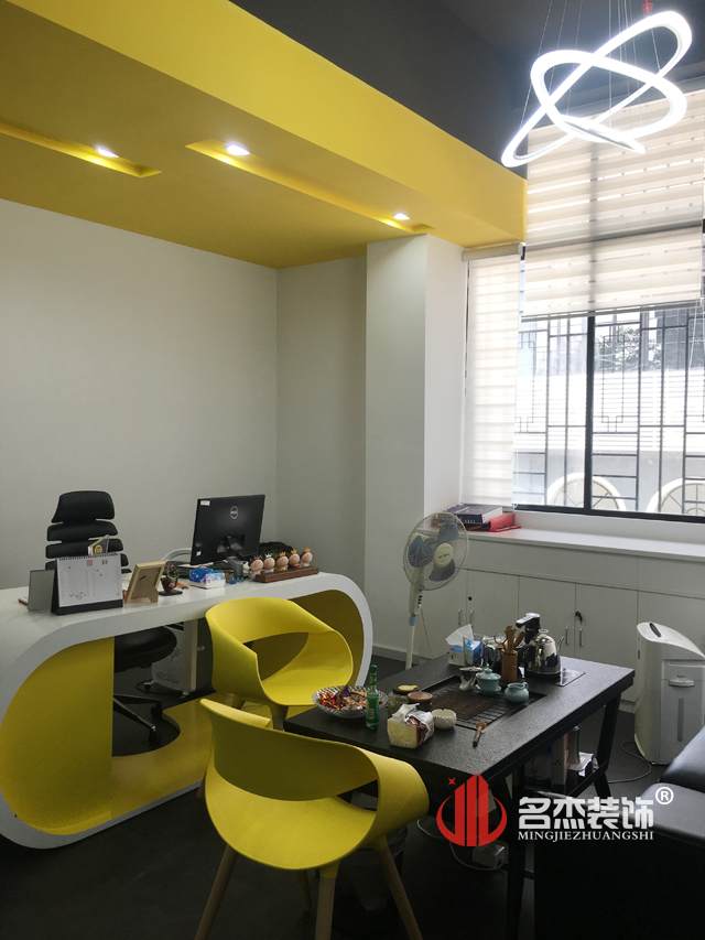 總經(jīng)理室完工照.jpg 總經(jīng)理室完工照.jpg