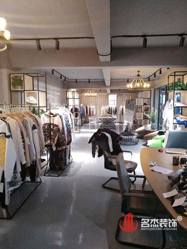 服裝辦公室設(shè)計裝修.jpg 服裝辦公室設(shè)計裝修.jpg