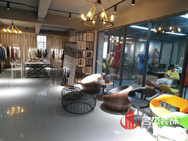 嘿美人辦公室設(shè)計完工照.jpg 嘿美人辦公室設(shè)計完工照.jpg