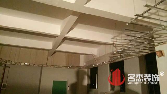 辦公室裝修現(xiàn)場(chǎng)施工照.jpg 辦公室裝修現(xiàn)場(chǎng)施工照.jpg