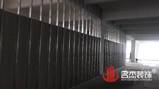 辦公室裝修開工現(xiàn)場(chǎng)照.jpg 辦公室裝修開工現(xiàn)場(chǎng)照.jpg