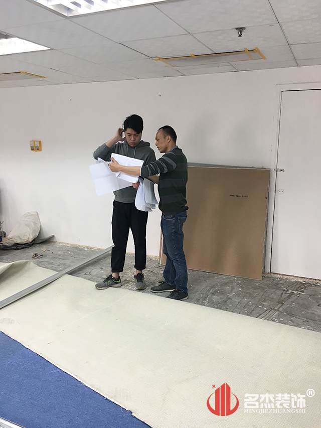 辦公室設(shè)計(jì)裝修施工照.jpg 辦公室設(shè)計(jì)裝修施工照.jpg