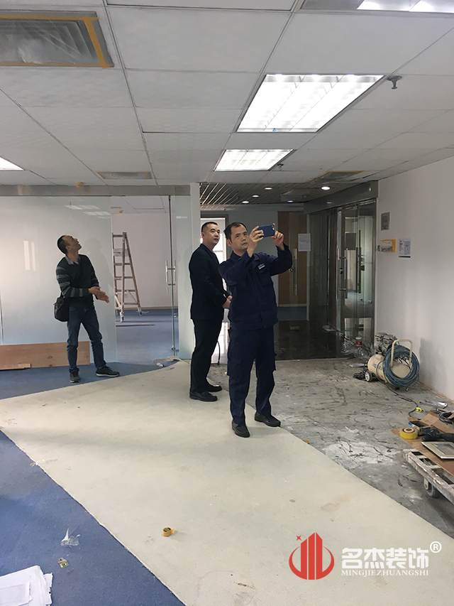 辦公室裝修設(shè)計(jì).jpg 辦公室裝修設(shè)計(jì).jpg