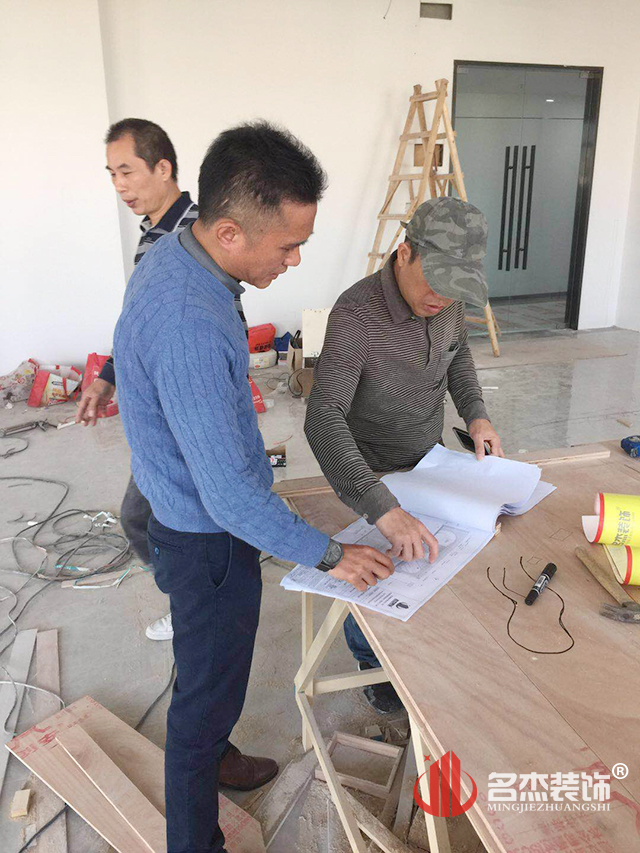 辦公室裝修設(shè)計施工照.jpg 辦公室裝修設(shè)計施工照.jpg