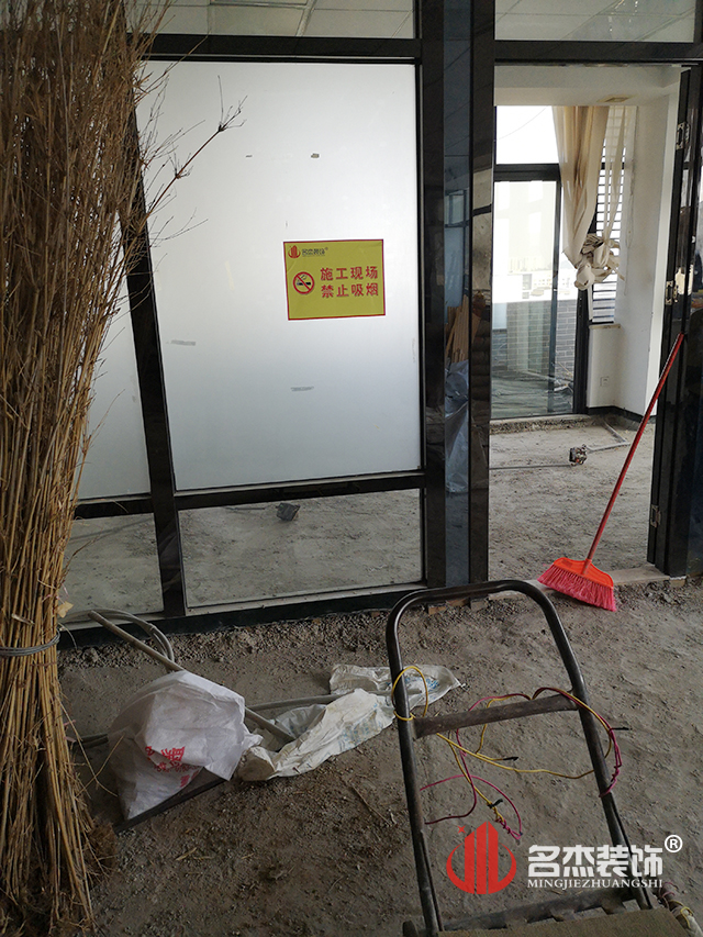 辦公室裝修現場施工照.jpg 辦公室裝修現場施工照.jpg