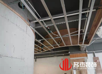 巡工地日記，鑒豐香精香料辦公室裝修項目緊張進行中